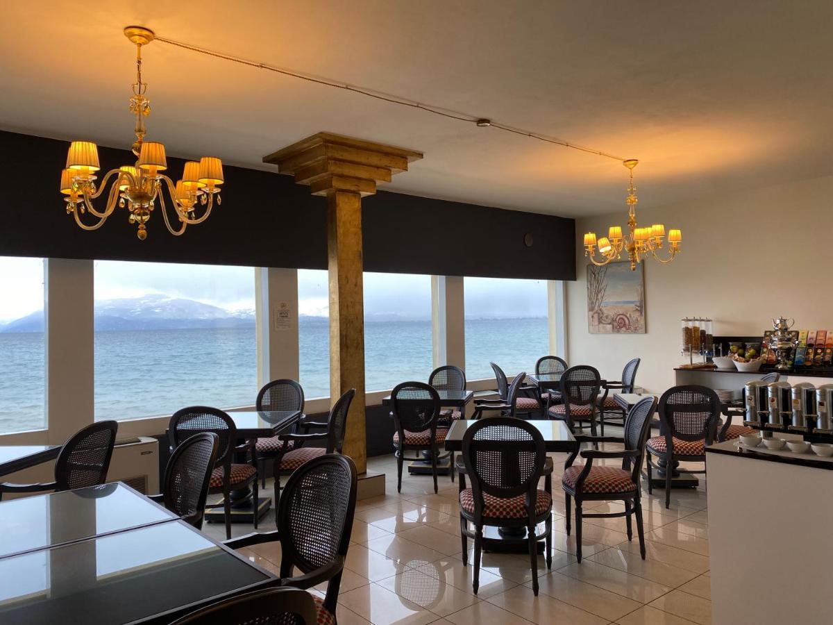 Hotel Estee Десенцано дел Гарда Екстериор снимка