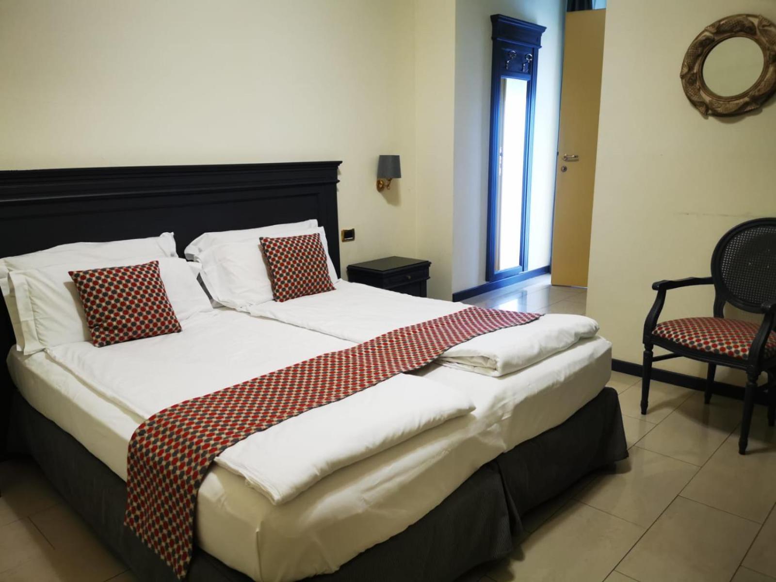 Hotel Estee Десенцано дел Гарда Екстериор снимка