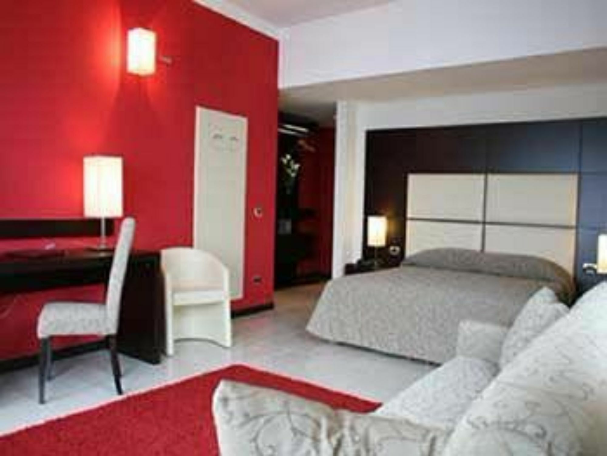 Hotel Estee Десенцано дел Гарда Екстериор снимка